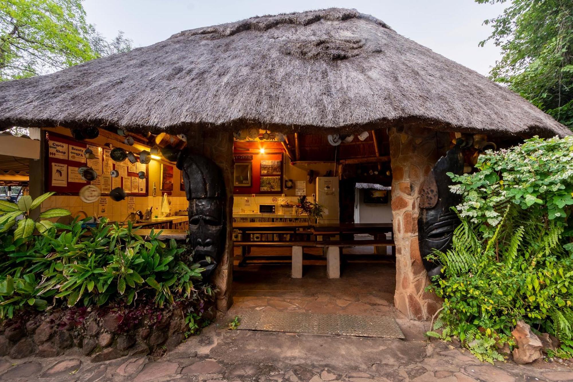 Victoria Falls Backpackers Lodge- Camp Sites Exterior foto